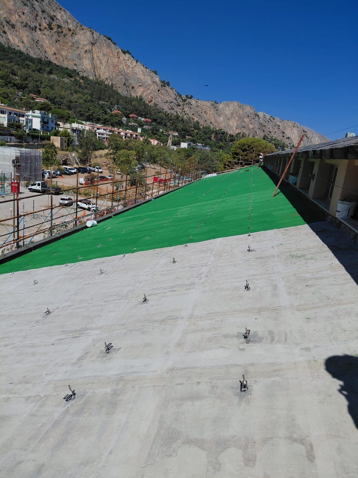 Applicazione membrana su copertura inclinata